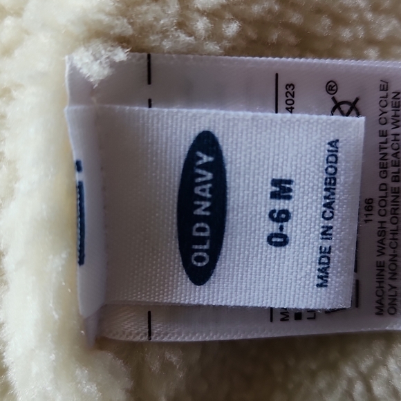Old Navy Infant toque - Picture 4 of 5